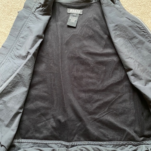 Grey Roots vest. - Picture 7 of 9